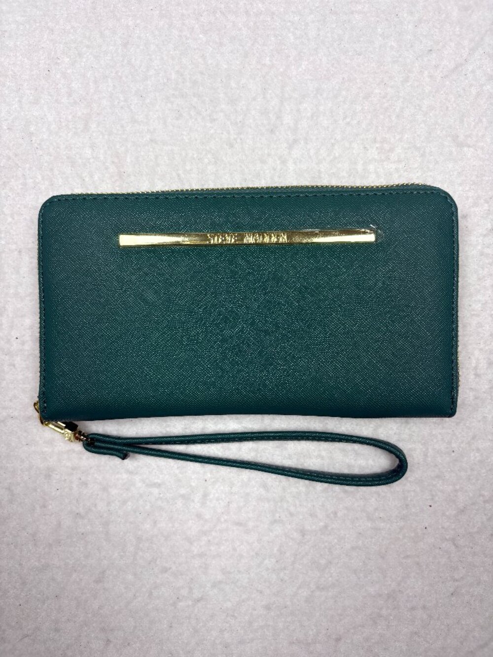 Steve Madden BZIPPY Green Zip Around Wallet Wristlet Quiet Luxury Academia Chic
